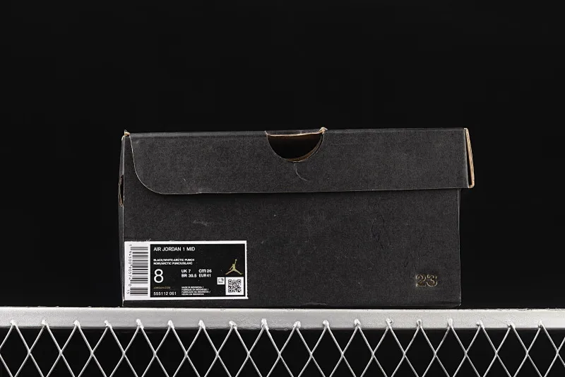 All categories Air Jordan Jordan series basketball shoes Air Jordan 1 Mid Air Jordan 1 Mid AJ1 Joe 1 black and white mid-top basketball shoes 555112-061